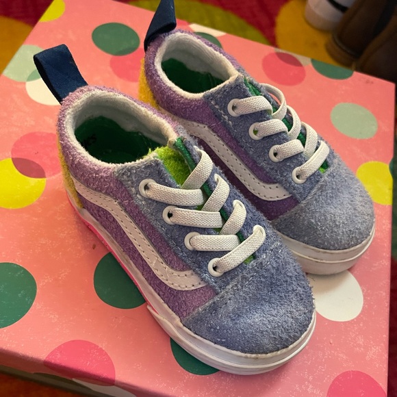 Gently worn infant vans - Picture 2 of 3
